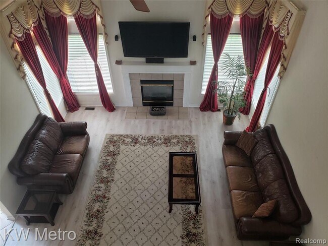 Building Photo - 1227 Letica Dr