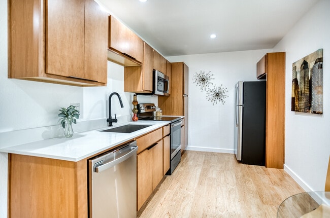 Building Photo - The Wilshire