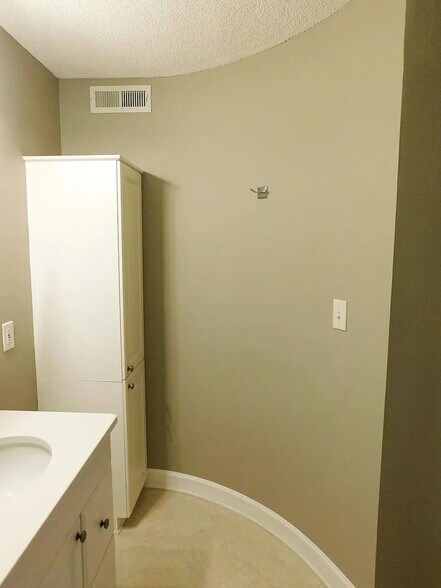 Building Photo - 7010 Sandy Forks Rd