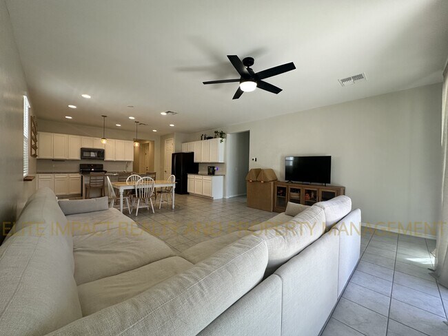 Building Photo - 6652 E Via Arroyo Largo