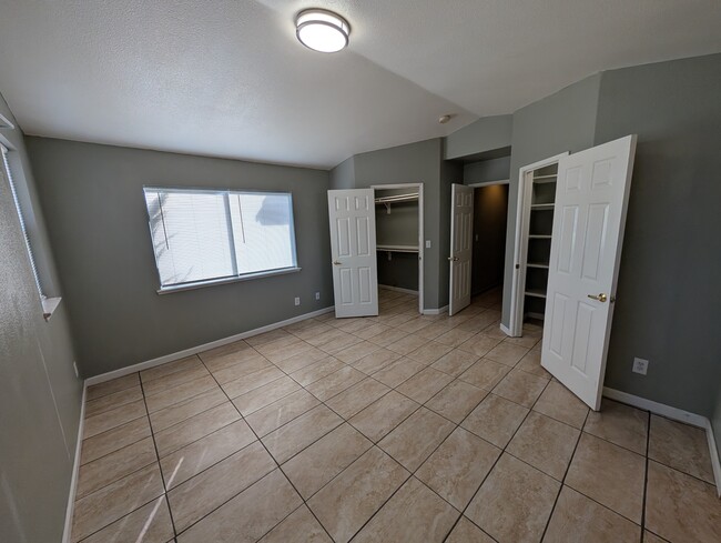 Building Photo - 415 Santa Bonita St