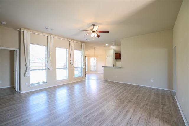 Building Photo - 2101 Oakridge Dr