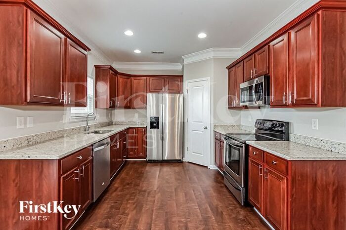 Building Photo - 1619 Eastway Dr