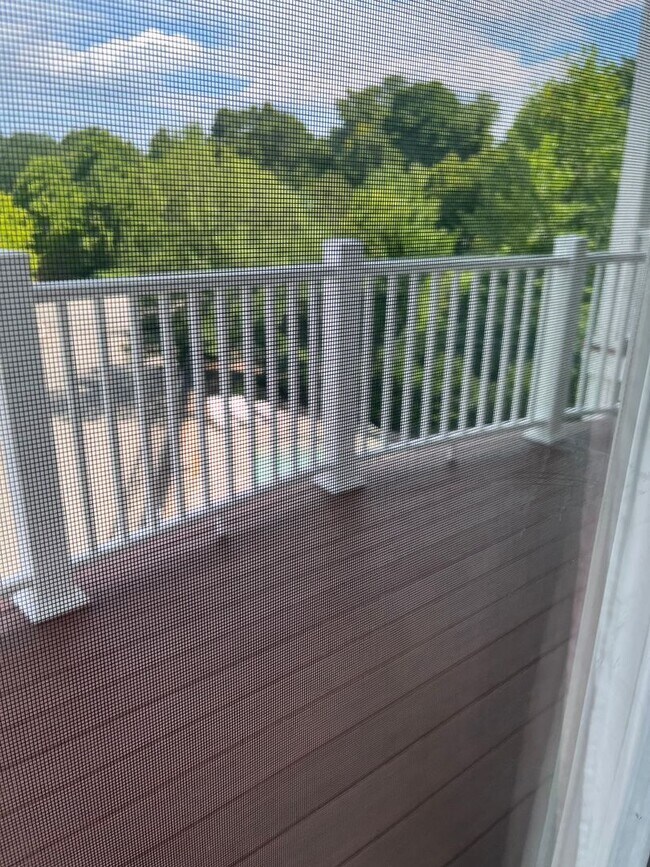 Building Photo - Modern 2 Br 1 Full / 2 half Bath Braintree Condominium