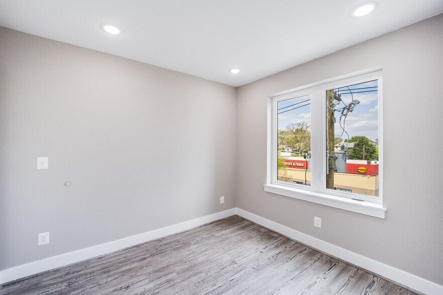 Building Photo - 1617 Rhode Island Ave NE