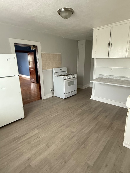 Building Photo - 322 Park St