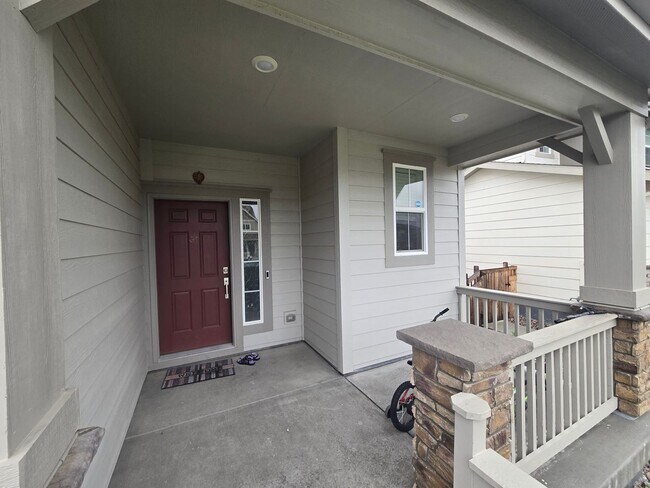Building Photo - Built in 2021 Spacious Home with 4 bedroom...