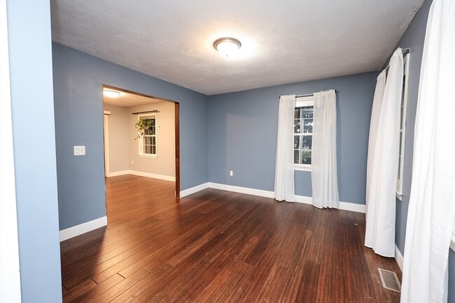Building Photo - 55 Glenrose Ave