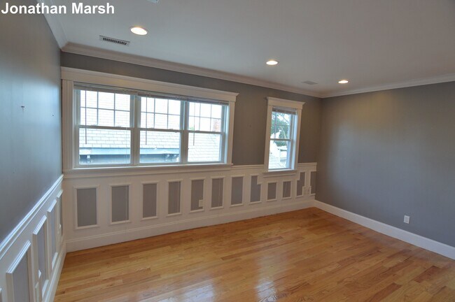Building Photo - 97 Cushing Ave