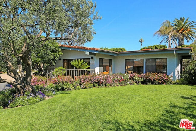 Building Photo - 6789 Shearwater Ln