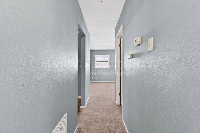 Building Photo - 409 Shepley Dr