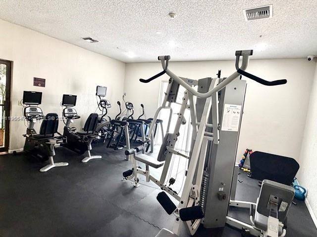 Building Photo - 6940 Miami Gardens Dr