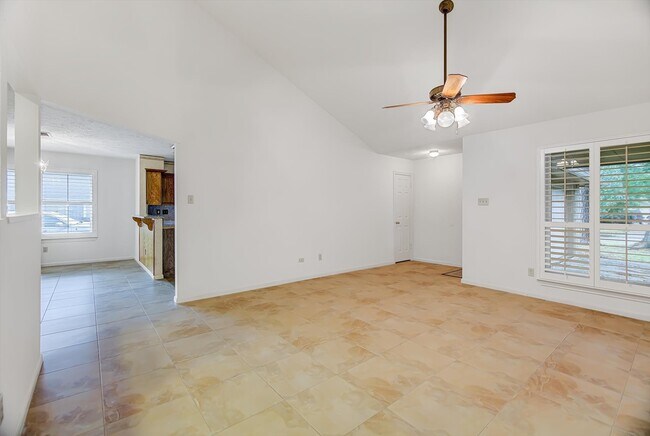 Building Photo - 3647 Marywood Dr