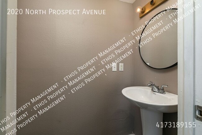 Building Photo - 2020 N Prospect Ave