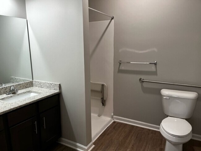 Building Photo - 2 Bedrooom 2 Bathroom Apartments close to VSU