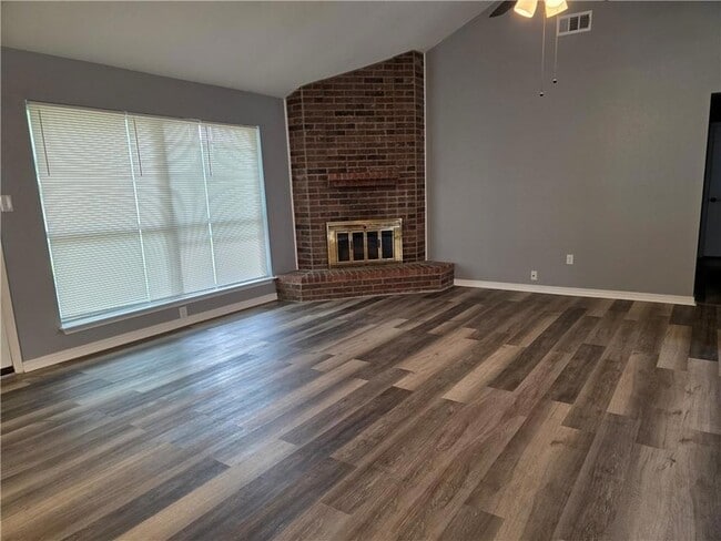 Building Photo - 111 Heather Dr