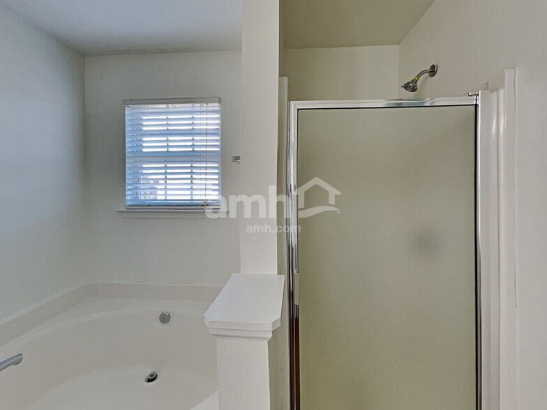 Building Photo - 254 Royalton Rd