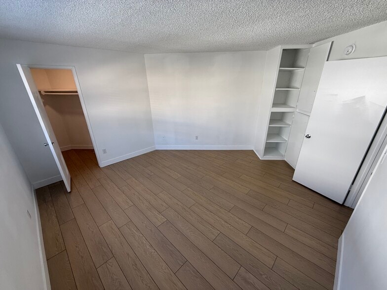 Building Photo - 1218 McClellan Dr