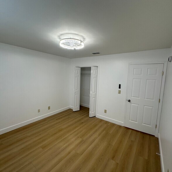 Building Photo - 591 Blair Rd