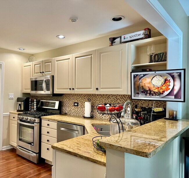 Building Photo - 8438 Chicory Ct