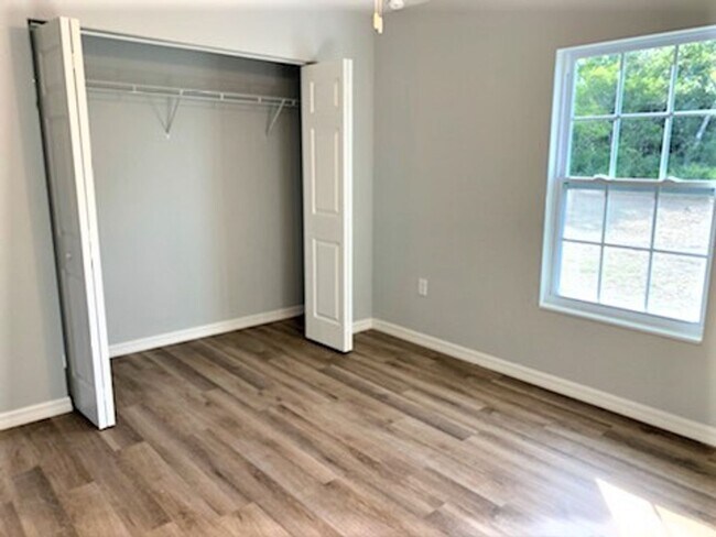 Building Photo - 2022-Built 3/2/2 on Corner Lot in Ocala – ...