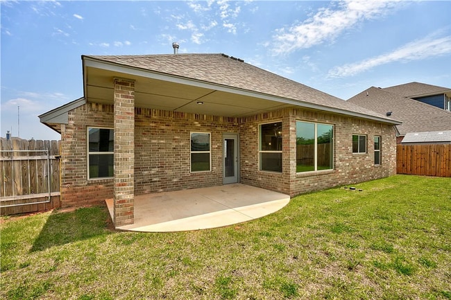 Building Photo - Charming 3-Bedroom Home with 3-Car Garage in Moore!