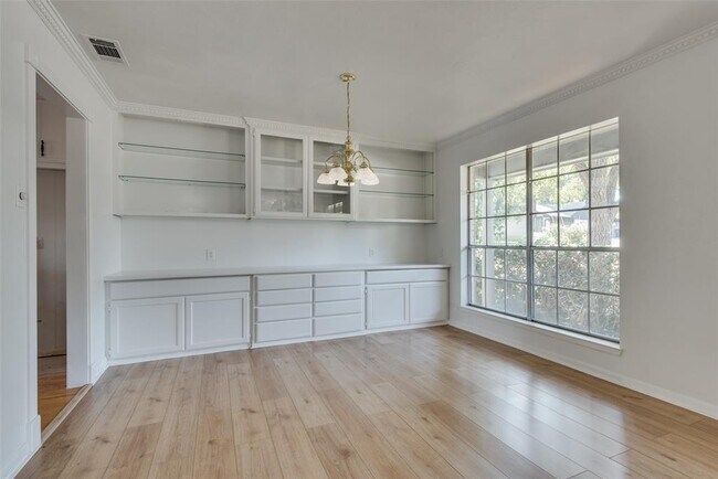 Building Photo - 116 Ridge Oak Dr