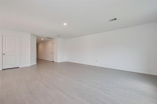 Building Photo - 26751 Prairie Smoke Ln