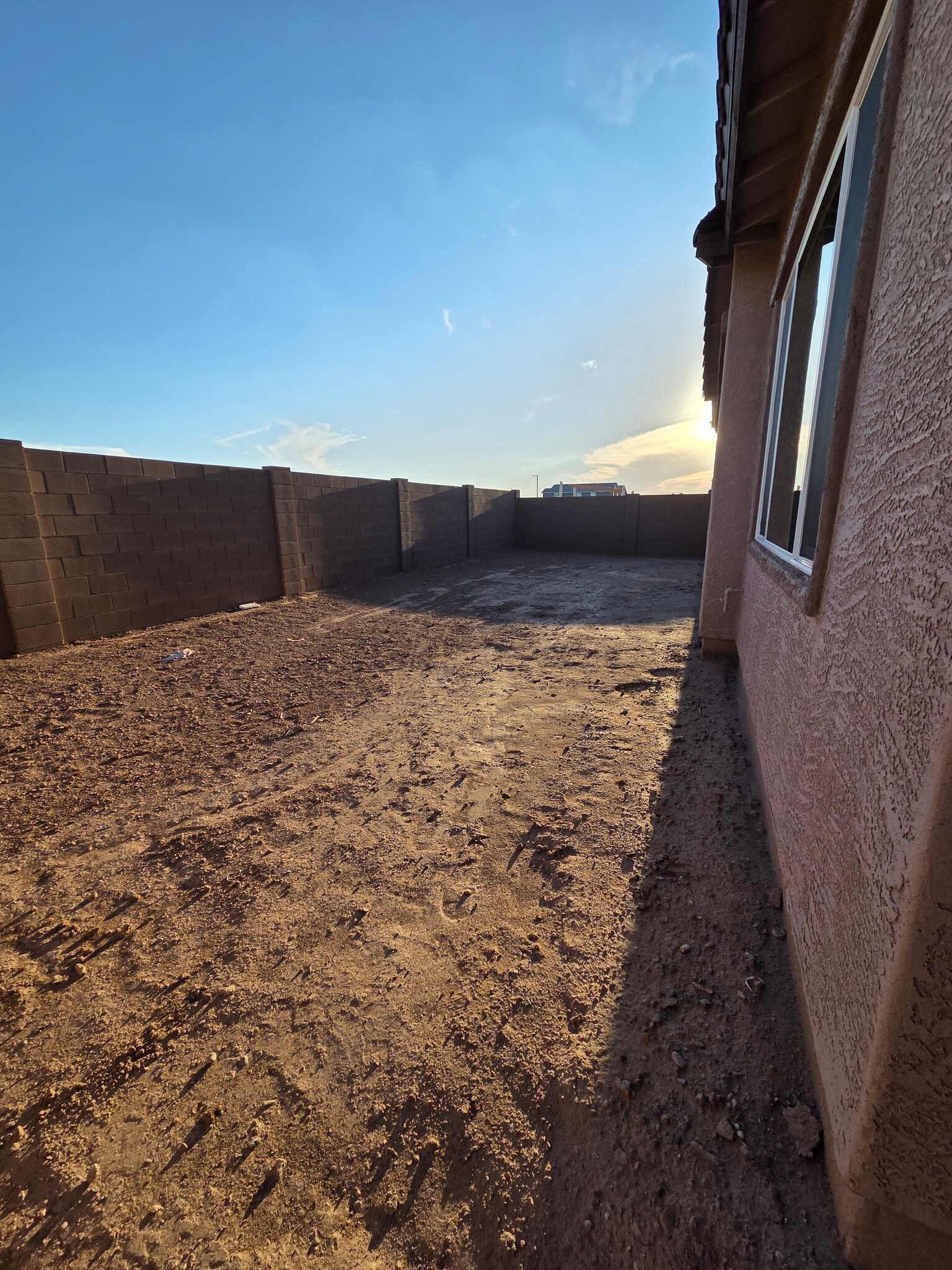 Building Photo - 23039 E Roundup Way