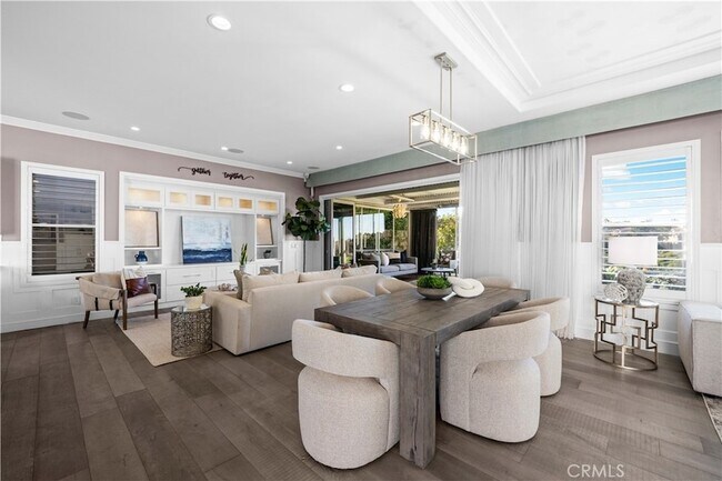 Building Photo - 58 Victoria