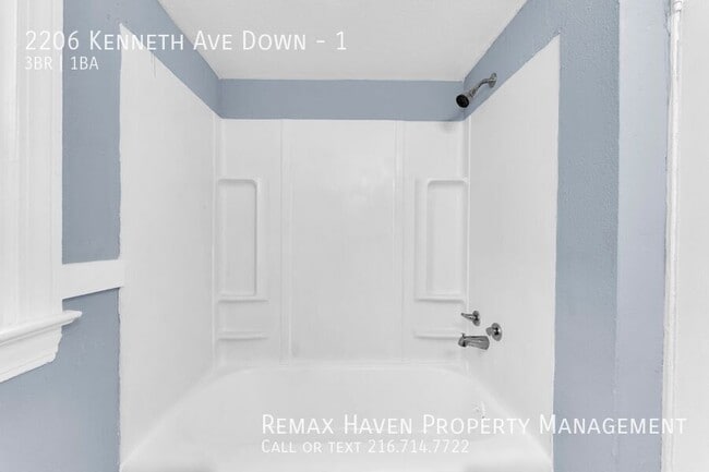 Building Photo - 2206 Kenneth Ave