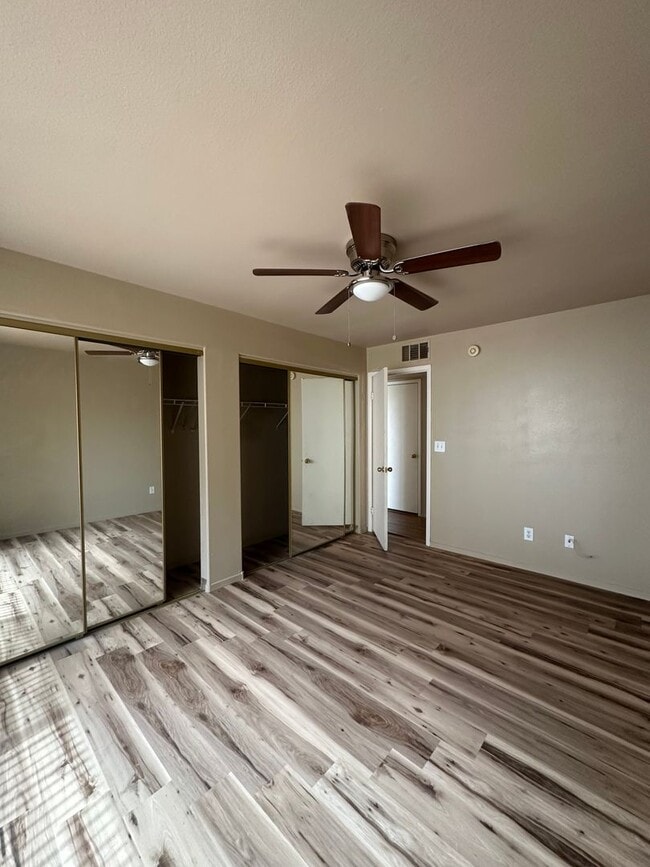 Building Photo - 5222 Mandalay Springs Dr
