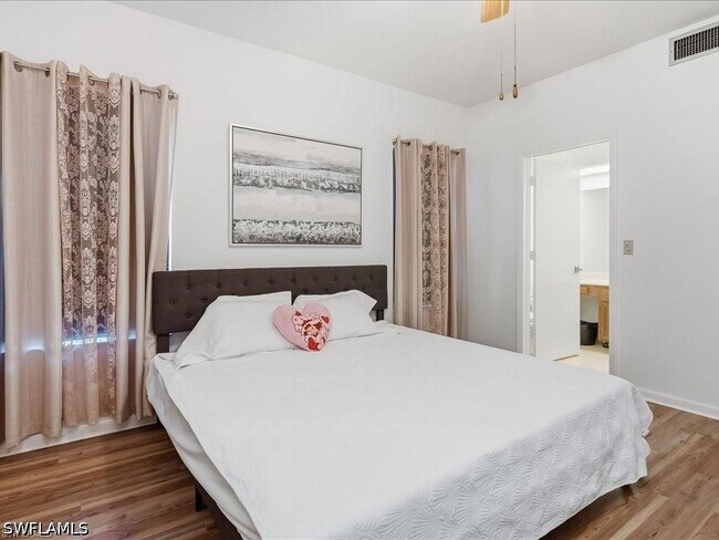 Building Photo - 1833 Courtyard Way