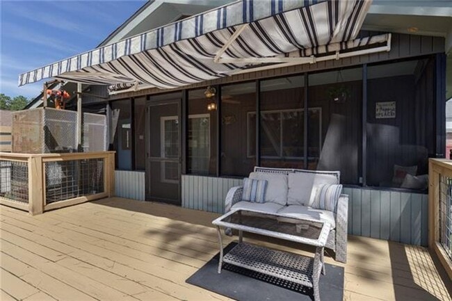 Building Photo - 3113 Bayou View Dr