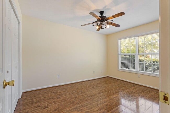 Building Photo - 422 Northrop Pl
