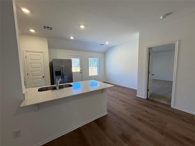 Building Photo - 10005 SW 38th St