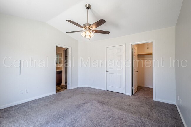 Building Photo - 3 Bedroom/2 Bath Home in Tyner Ranch - $22...