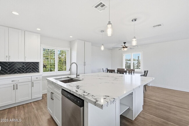 Building Photo - 1628 E Hermosa Dr