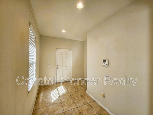 Building Photo - 6302 Magnolia Park Blvd