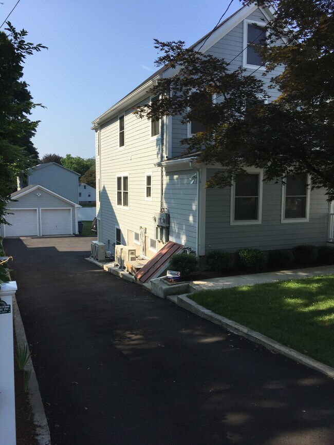 Private Driveway - 278 Flax Hill Rd