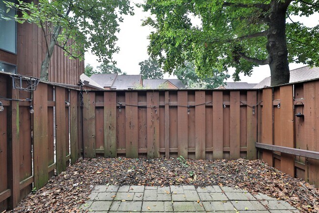 Building Photo - 4966 Wintersong Ln