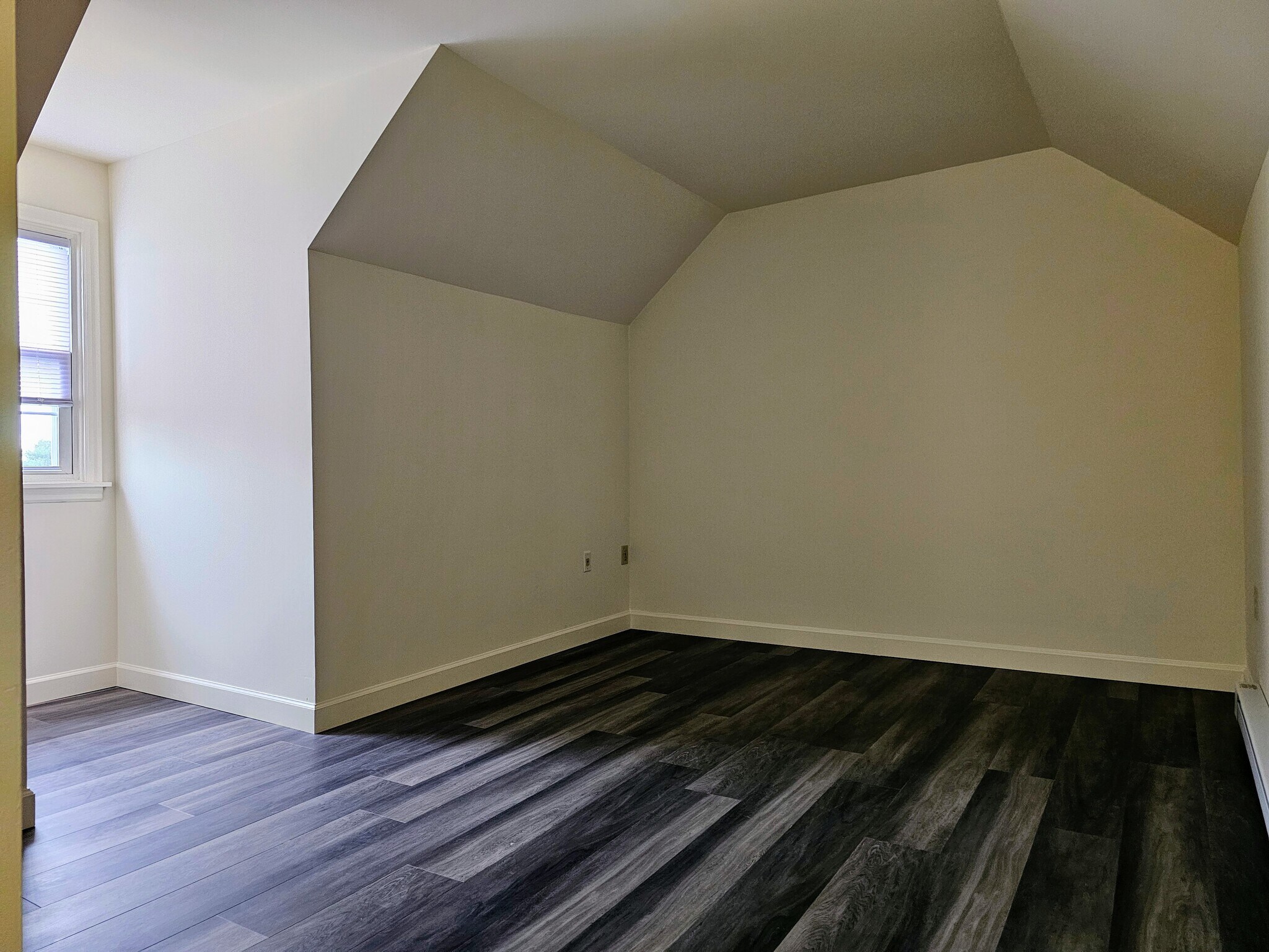 Building Photo - 396 Cardinal Rd