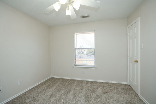 Building Photo - 18910 Piney Bend Ct