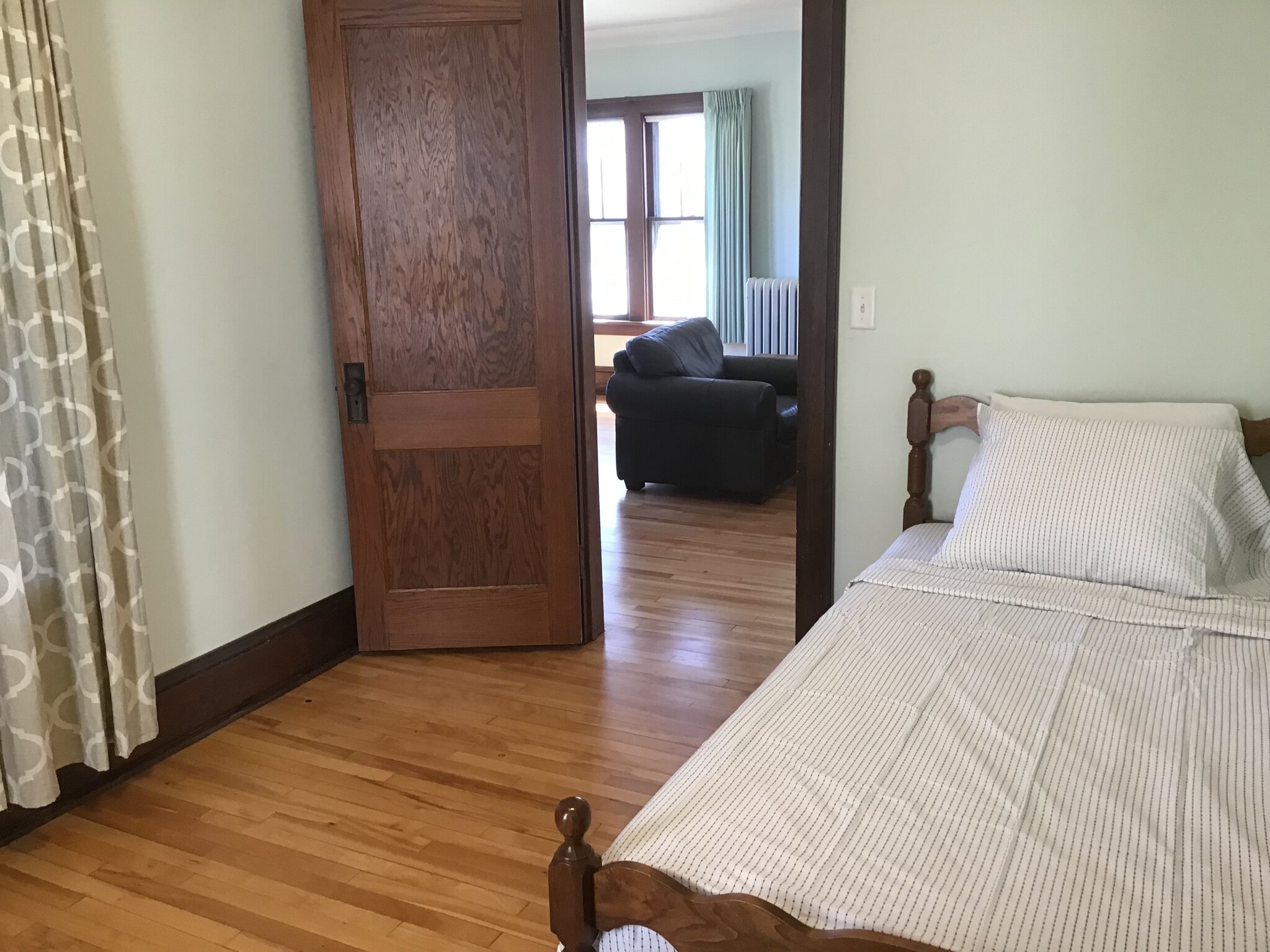 3rd bedroom - perfect for office, workout area, play room, or small bed room - 4636 Cedar Ave