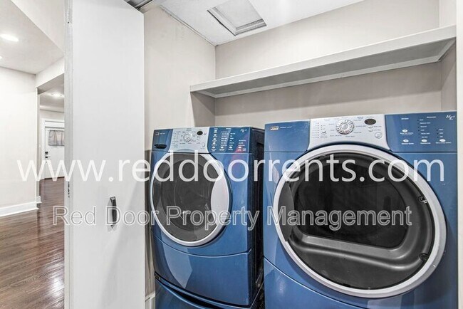 Building Photo - 2028 Hoyt Ave