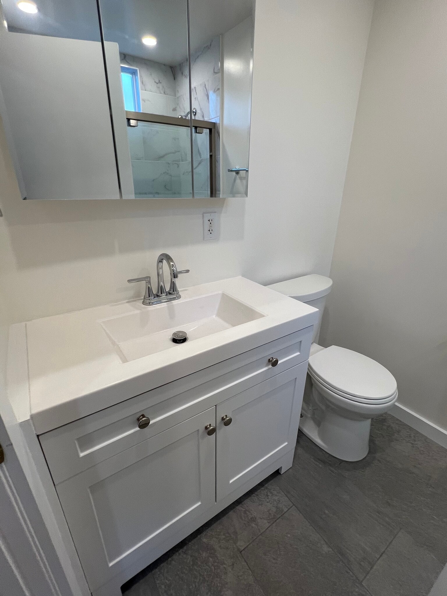 Primary bathroom - 5742 Woodman Ave