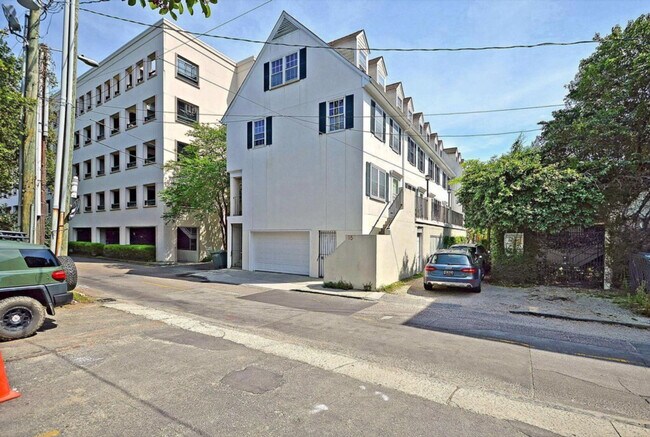 Building Photo - 169 1/2 King St