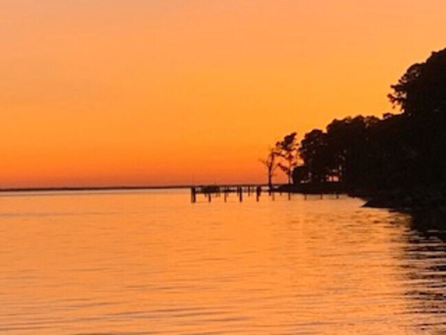 Building Photo - Waterfront Three Bedroom Two and a Half Bath