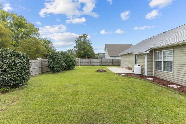 Building Photo - 300 Foxhall Rd