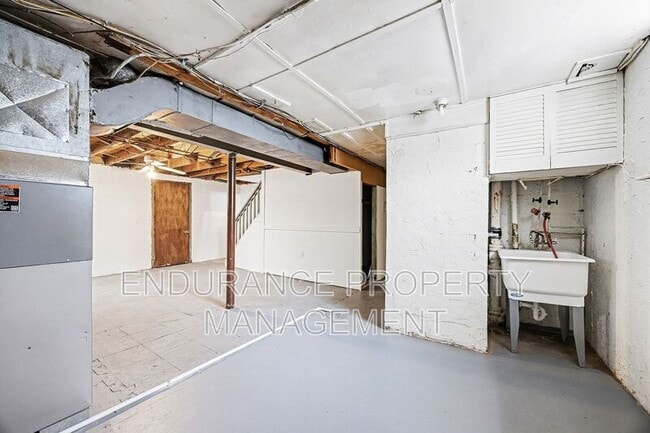 Building Photo - 4765 Hardwick Dr